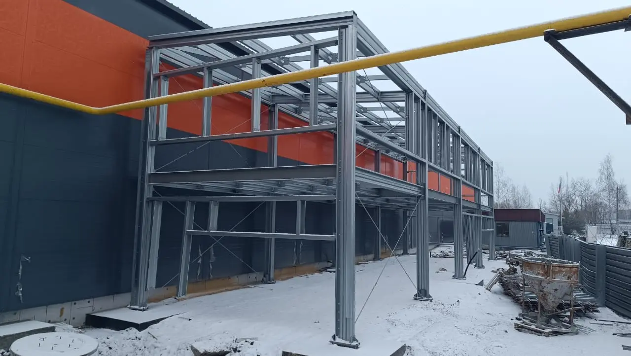 ПК Веста объявляет о заказе быстровозводимой офисной двухэтажной пристройки 8Ш х 24Д х 3/2.6 из ЛСТК к существующему зданию в г. Тула, Россия