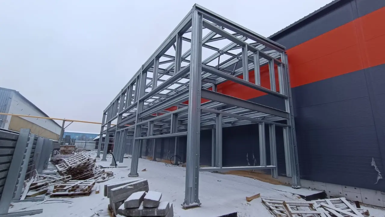 ПК Веста объявляет о заказе быстровозводимой офисной двухэтажной пристройки 8Ш х 24Д х 3/2.6 из ЛСТК к существующему зданию в г. Тула, Россия